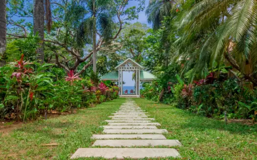 Best Roatan real estate