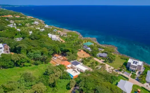 Expats Living in Roatan Honduras