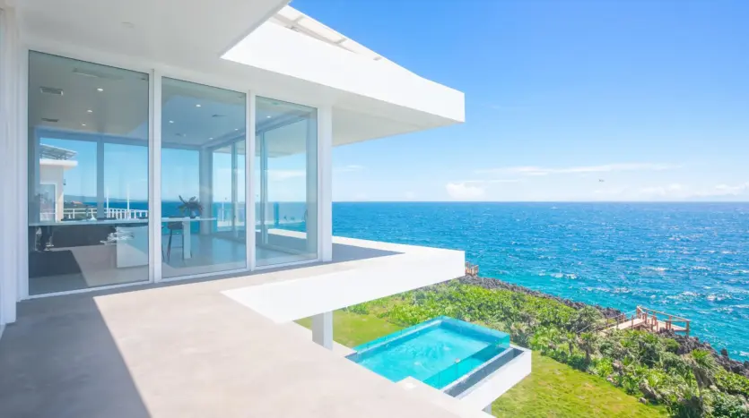 Luxury Estate Home In Lighthouse Estate West Bay