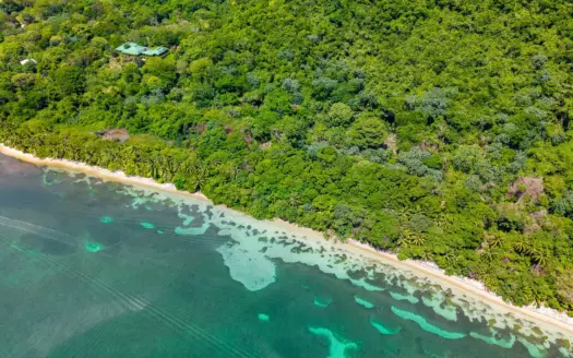 122 acres & 3,400 ft Beachfront Estate in Guanaja