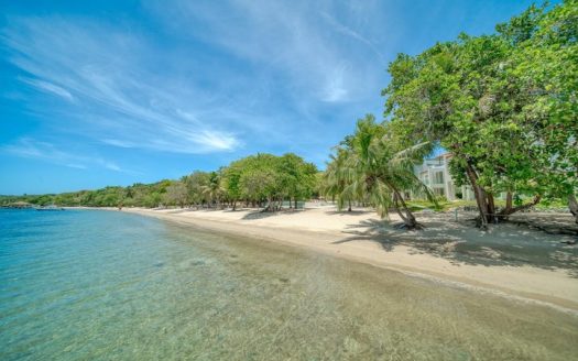 5+ Acres Beachfront Land for Sale in West Bay Roatán | Watercolors