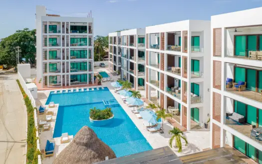Acqua di Mare West Bay Beach Condo – 2-Bedroom Resort & Second-Home Property
