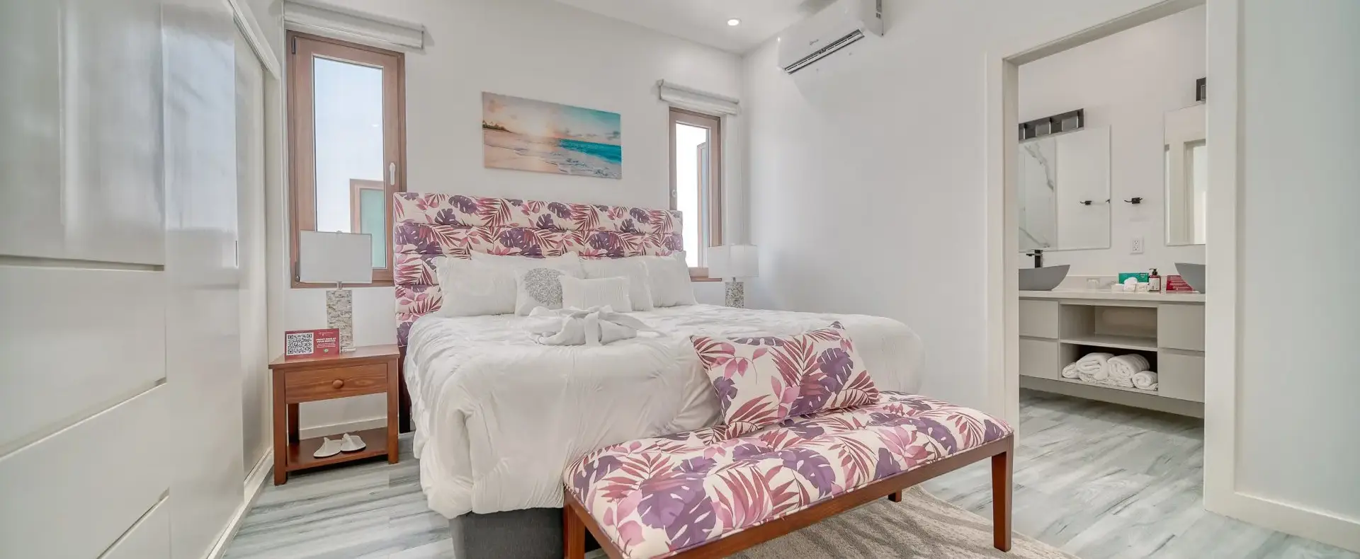 Master bedroom with en-suite, Acqua di Mare condo