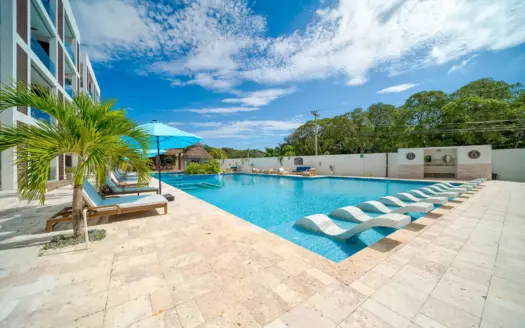 Acqua di Mare West Bay Beach Condo – 2-Bedroom Resort & Second-Home Property
