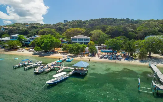 Blue Roatan Residence Condo B1 in Between West End and West Bay