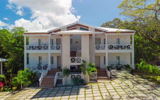 Blue Roatan Residence Condo B1 in Between West End and West Bay