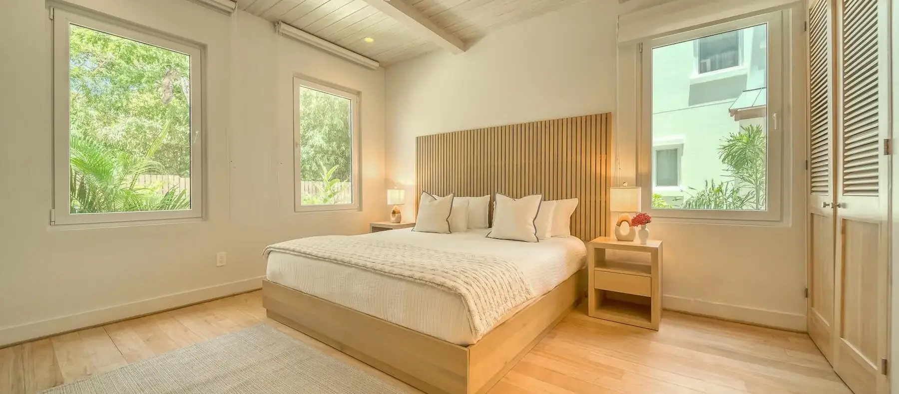 Guest bedroom with garden windows (sample unit)