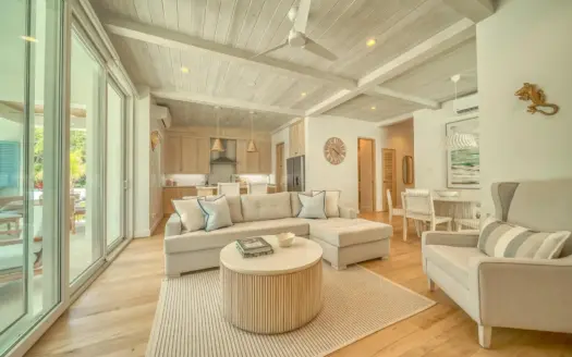 Watercolors B2: 2-Bedroom Ground-Floor Condo by the Beach in West Bay